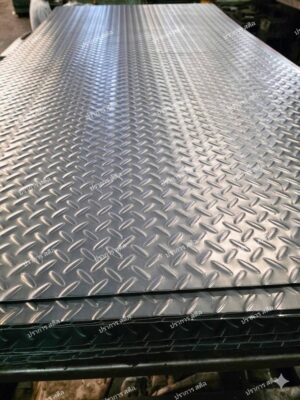Diamond Plate Sheet หรือแผ่นลายตีนเป็ด แผ่นลายตีนไก่ สำหรับงานพื้นกันลื่น ผลิตได้ทั้งเหล็ก อลูมิเนียม และสแตนเลส
